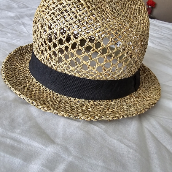Straw Hat - Picture 3 of 4